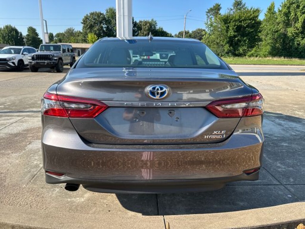 Used 2021 Toyota Camry Hybrid XLE Sedan