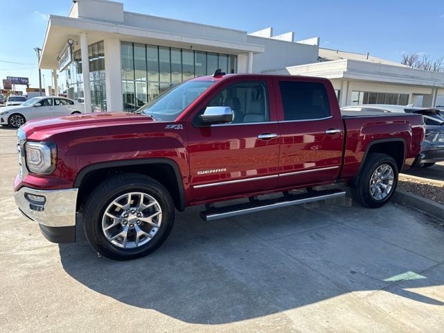 2018 GMC Sierra 4WD Crew Cab Short Box SLT's photo