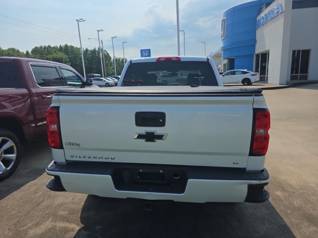Used 2017 Chevrolet Silverado 1500 LT w/1LT Truck Crew Cab