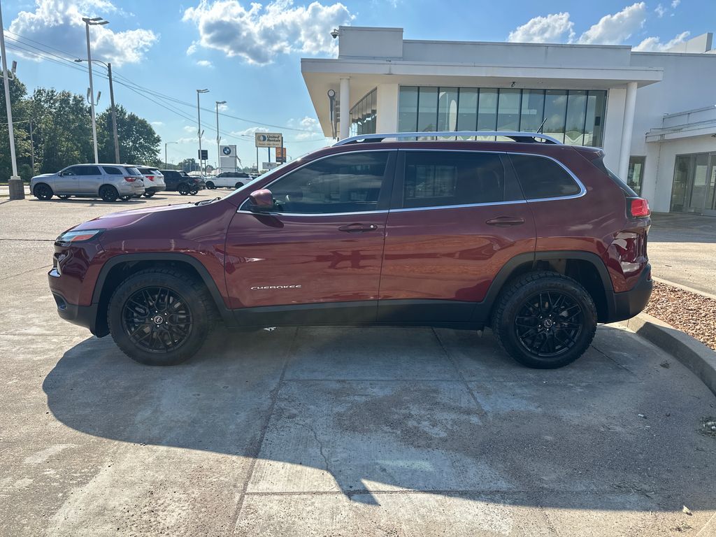 Used 2018 Jeep Cherokee Latitude with VIN 1C4PJLCB1JD616133 for sale in Paducah, KY