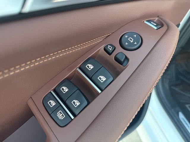 2026 BMW X7 40i - Photo 11