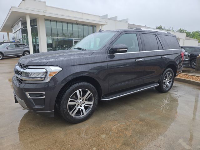 2022 Ford Expedition Limited's photo
