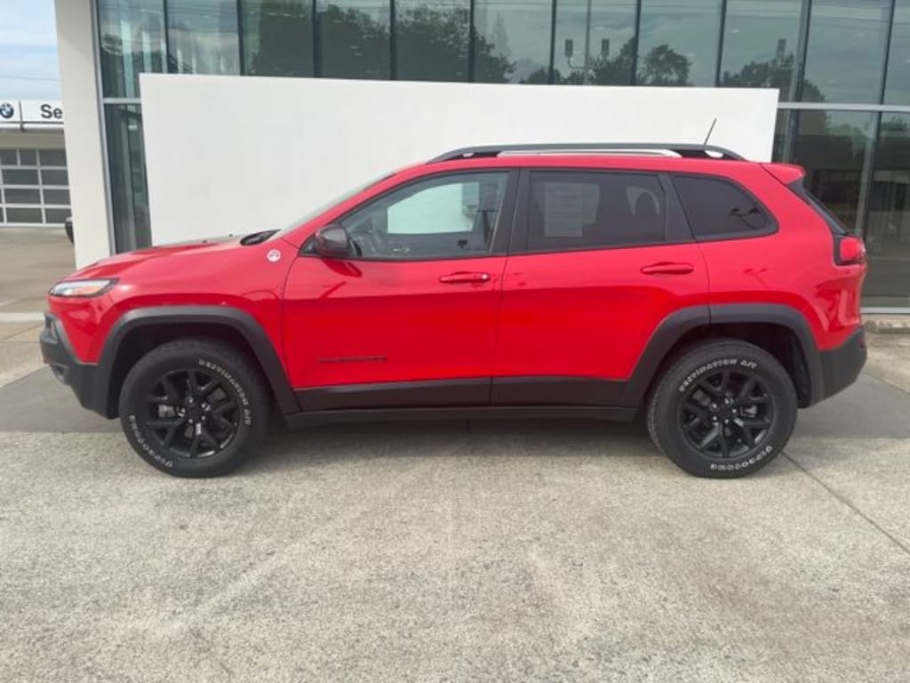 Used 2018 Jeep Cherokee Trailhawk 4x4 SUV