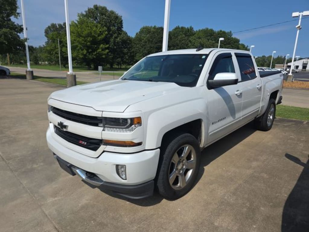 Used 2017 Chevrolet Silverado 1500 LT w/1LT Truck Crew Cab