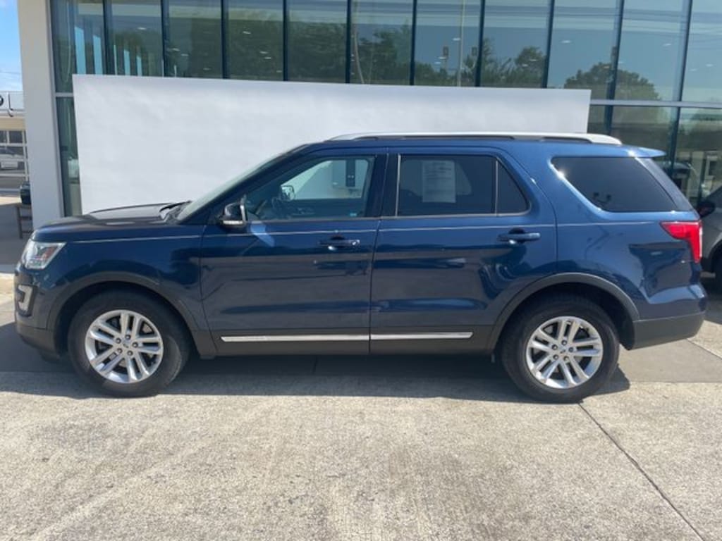 Used 2017 Ford Explorer XLT SUV