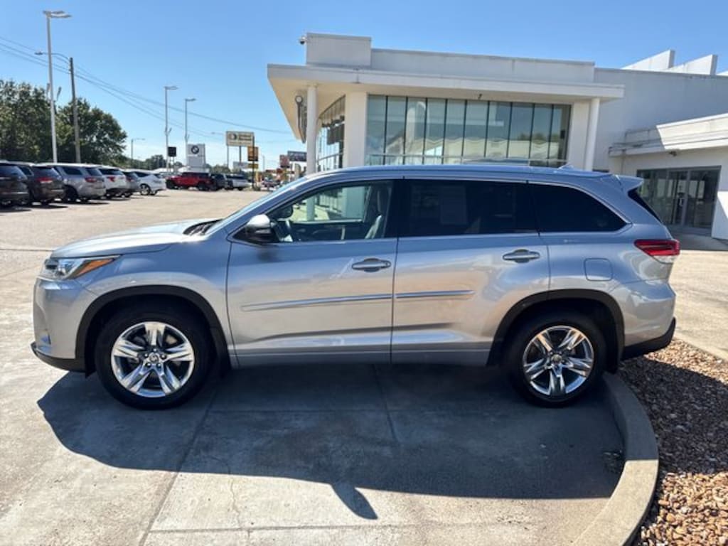 Used 2019 Toyota Highlander Limited V6 SUV