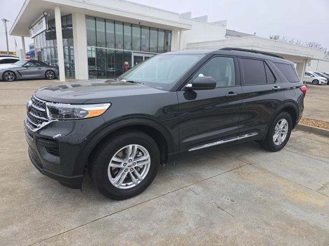 2022 Ford Explorer XLT's photo