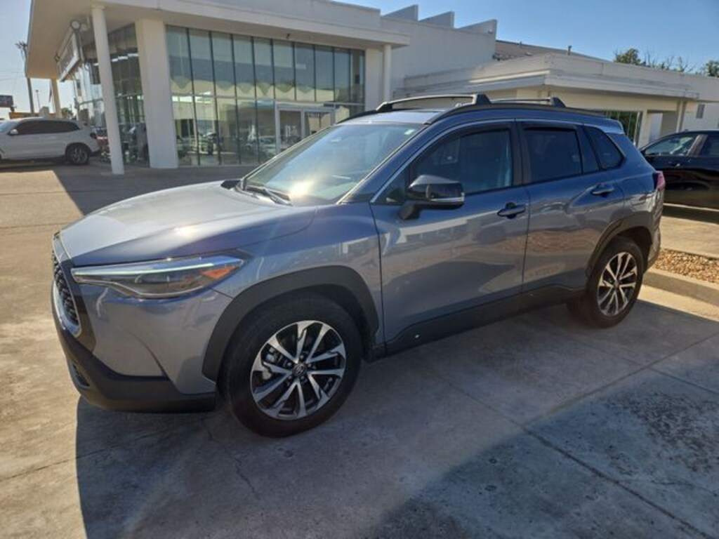 Used 2025 Toyota Corolla Cross XLE SUV