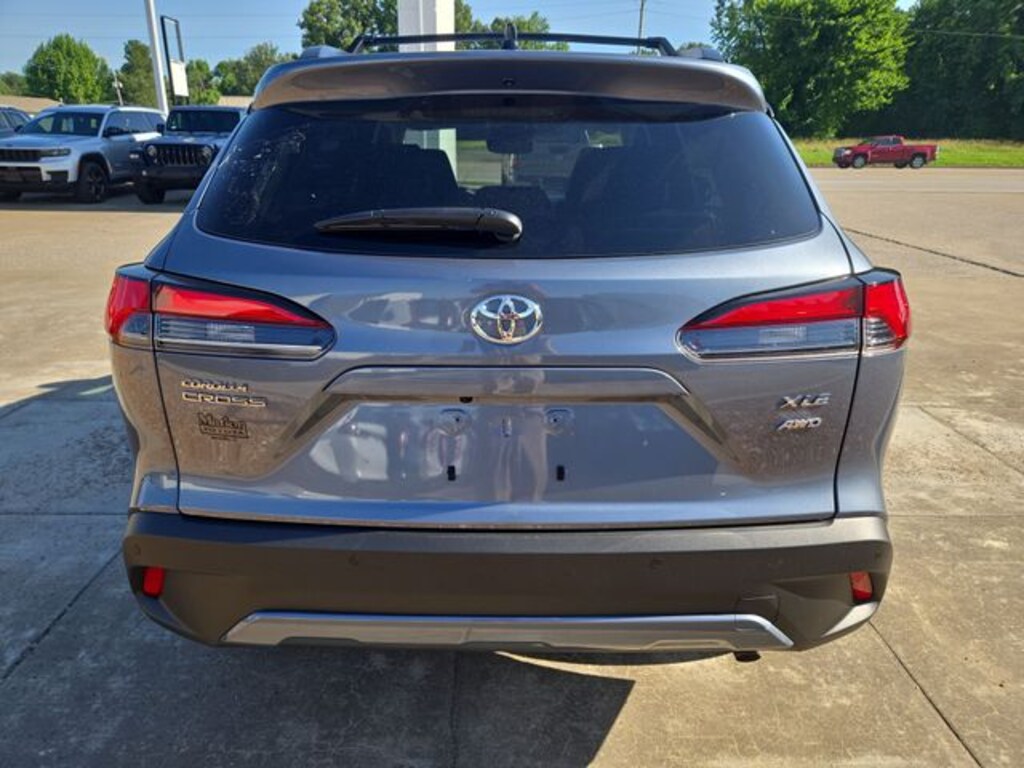 Used 2025 Toyota Corolla Cross XLE SUV