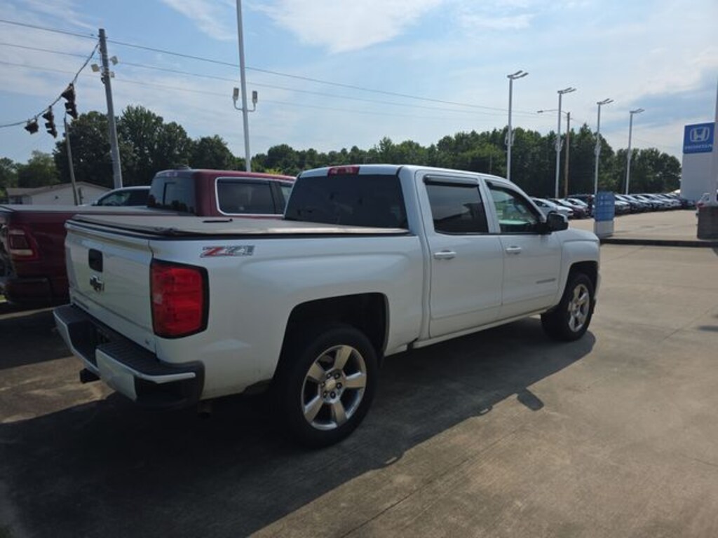 Used 2017 Chevrolet Silverado 1500 LT w/1LT Truck Crew Cab