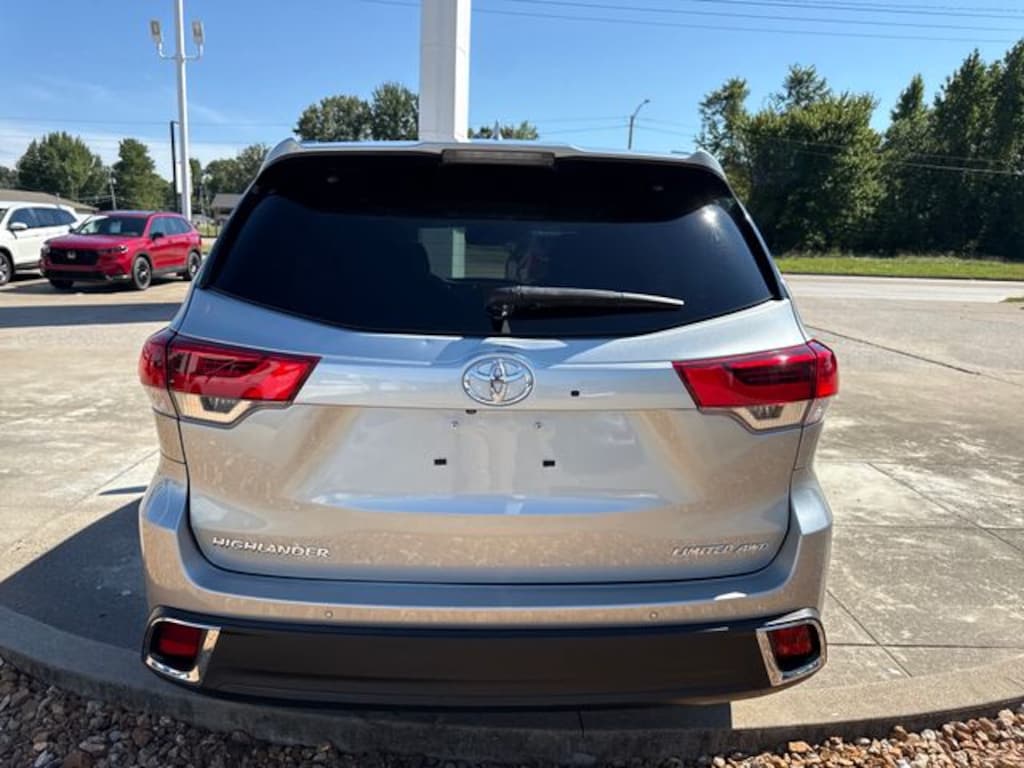 Used 2019 Toyota Highlander Limited V6 SUV