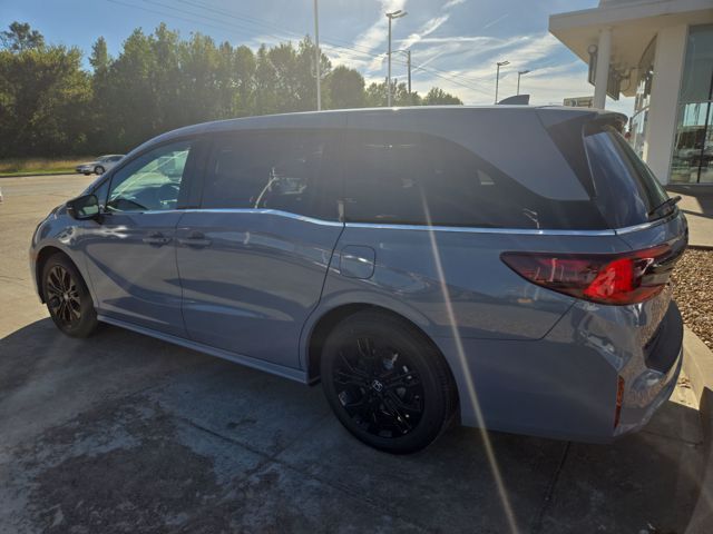 2026 Honda Odyssey photo 2