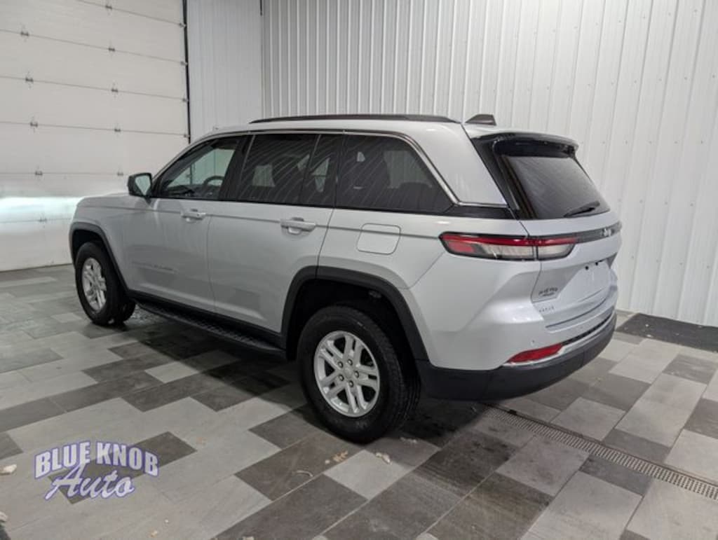 Used 2023 Jeep Grand Cherokee Laredo SUV