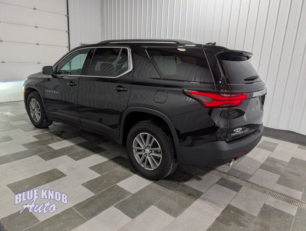 Used 2023 Chevrolet Traverse LT SUV