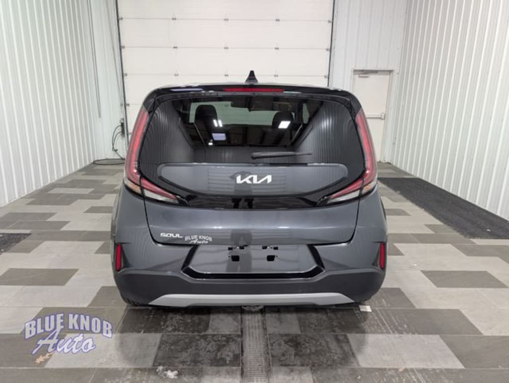 Used 2025 Kia Soul LX Hatchback