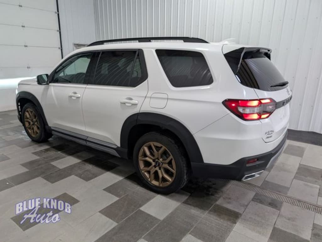 Used 2023 Honda Pilot Elite SUV