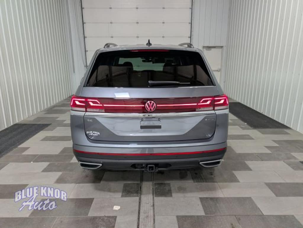Used 2025 Volkswagen Atlas 2.0T SE w/Technology SUV