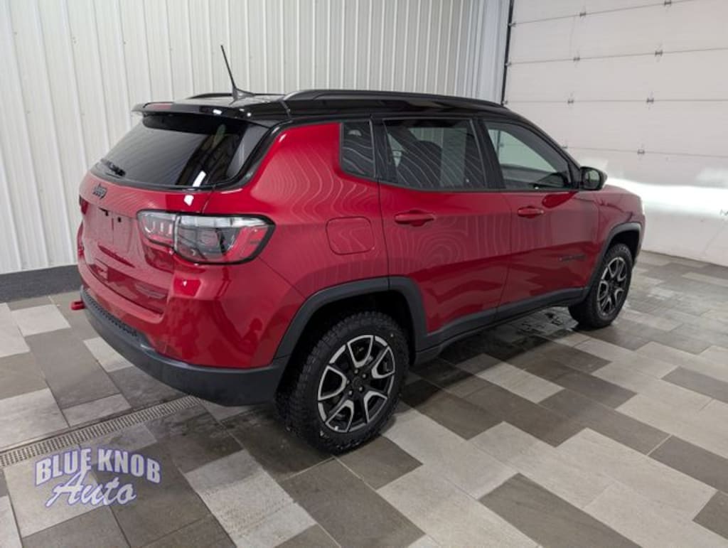 Used 2025 Jeep Compass Trailhawk SUV