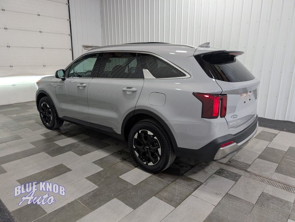 Used 2024 Kia Sorento S SUV