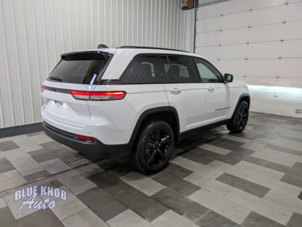 Used 2023 Jeep Grand Cherokee Altitude X SUV