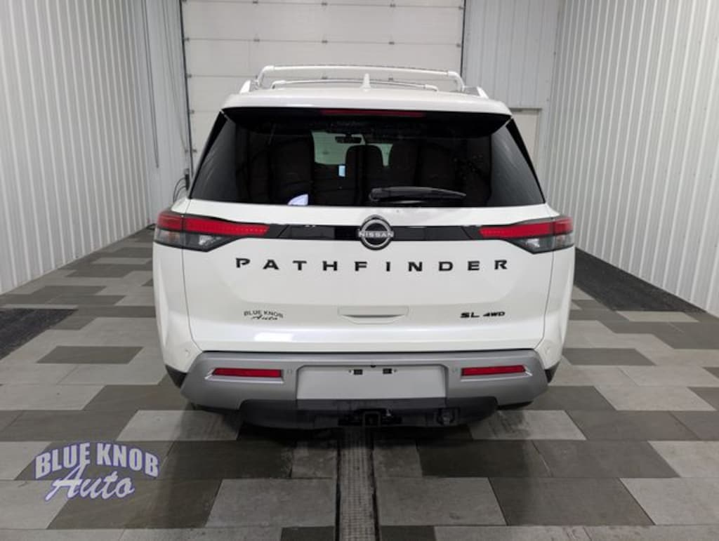 Used 2024 Nissan Pathfinder SL SUV