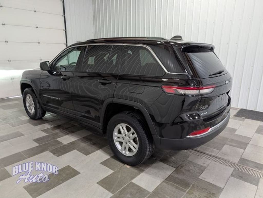Used 2023 Jeep Grand Cherokee Laredo SUV