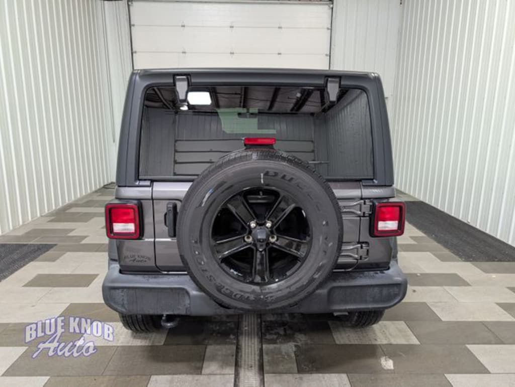 Used 2022 Jeep Wrangler Unlimited Sport Altitude SUV