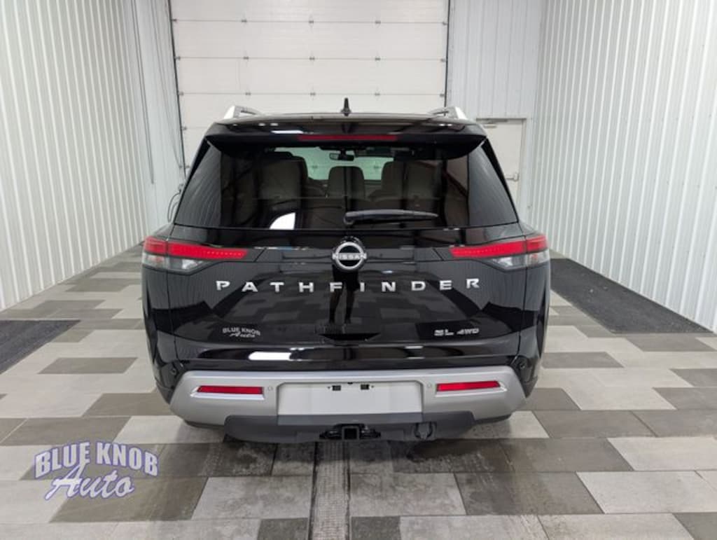 Used 2024 Nissan Pathfinder SL SUV