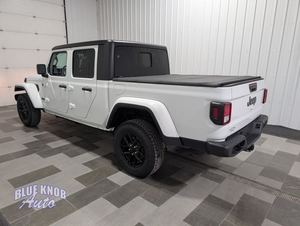 Used 2022 Jeep Gladiator Sport Truck