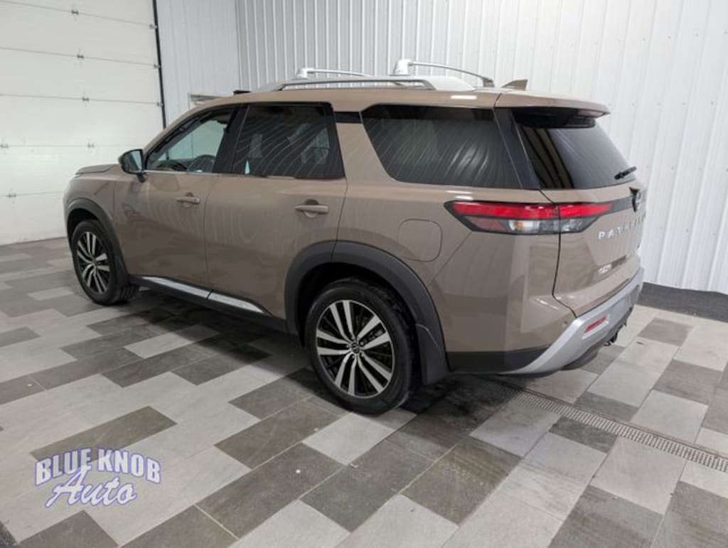 Used 2024 Nissan Pathfinder Platinum SUV