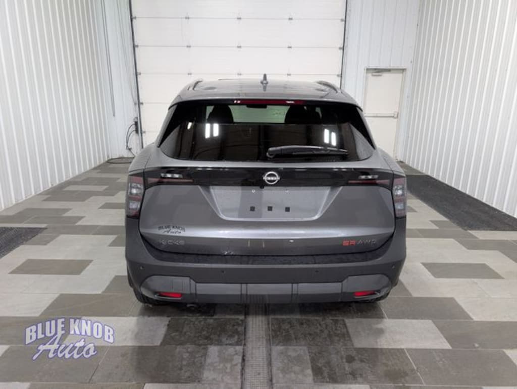 Used 2025 Nissan Kicks SR SUV