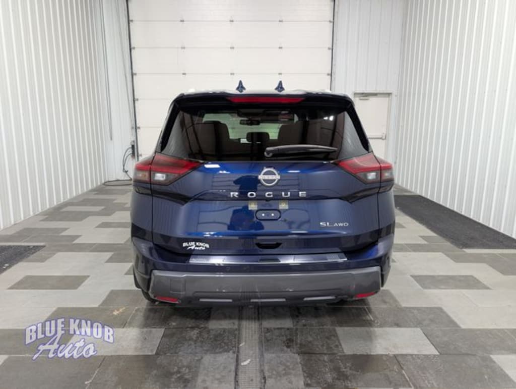 Used 2025 Nissan Rogue SL SUV