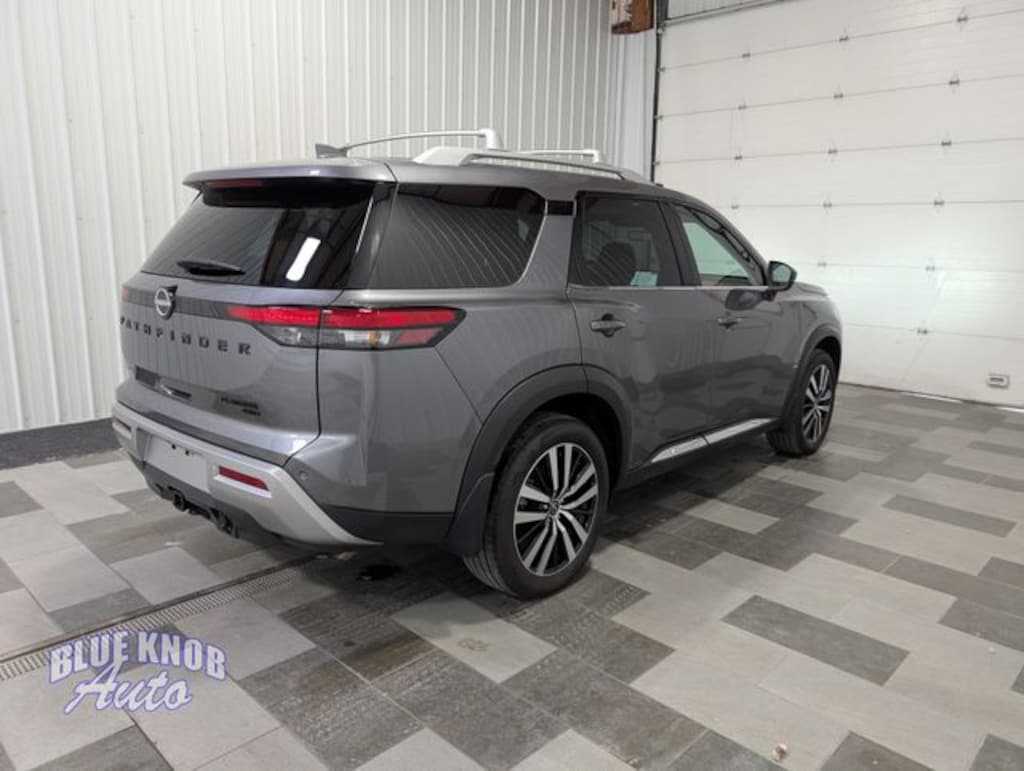 Used 2025 Nissan Pathfinder Platinum SUV