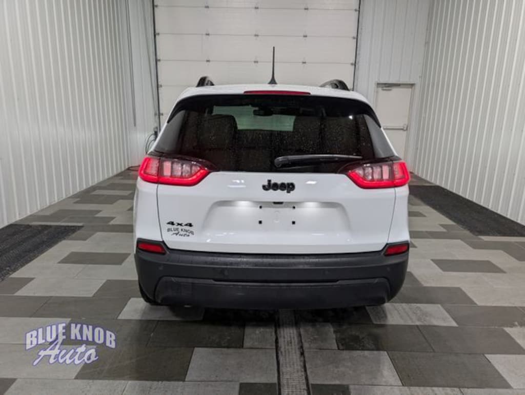 Used 2023 Jeep Cherokee Altitude SUV