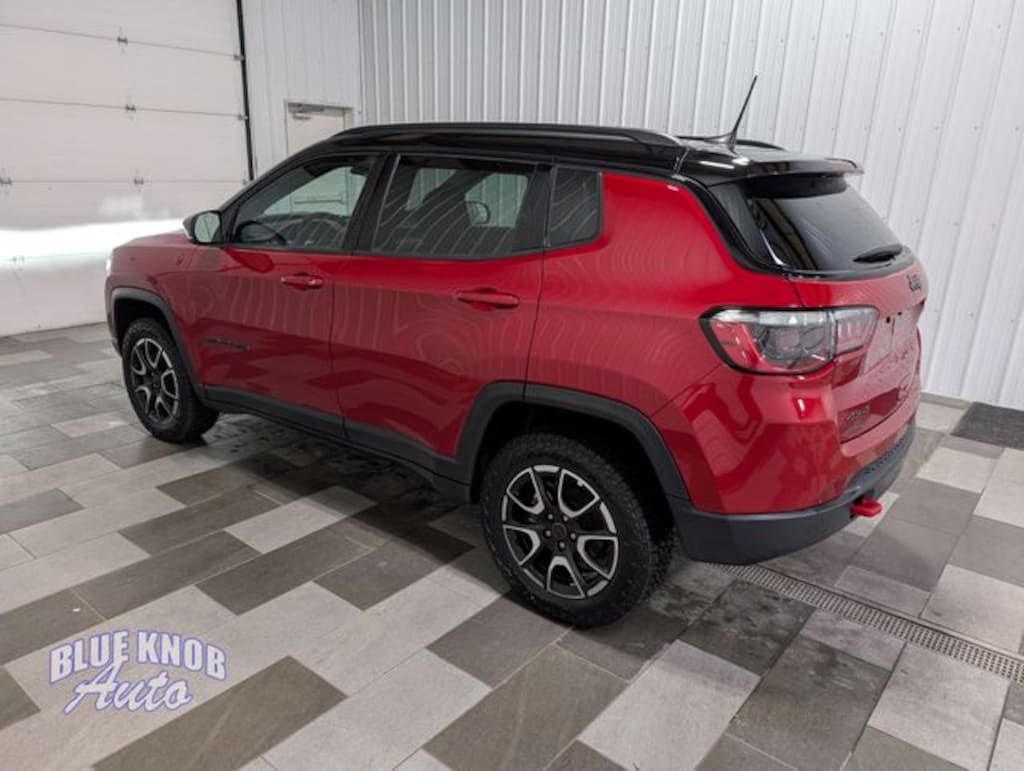 Used 2025 Jeep Compass Trailhawk SUV