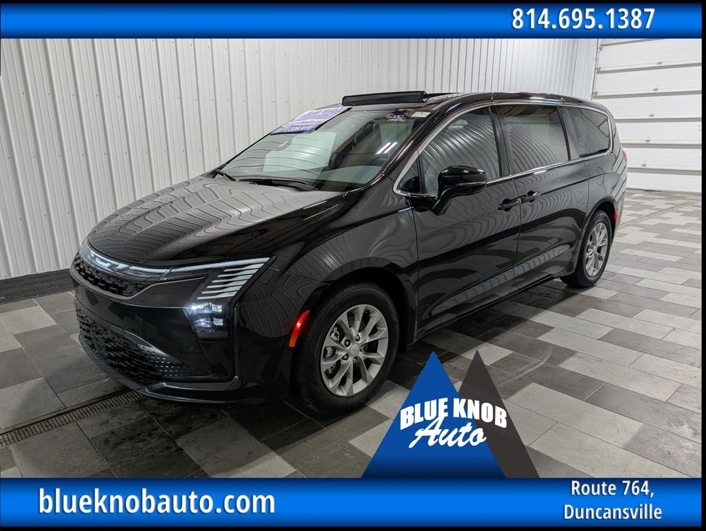 Used 2027 Chrysler Pacifica Limited Minivan/Van