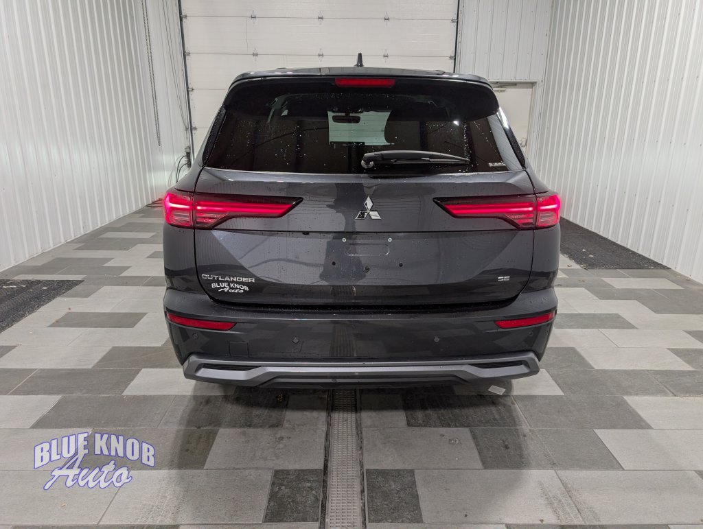 Used 2025 Mitsubishi Outlander SE SUV