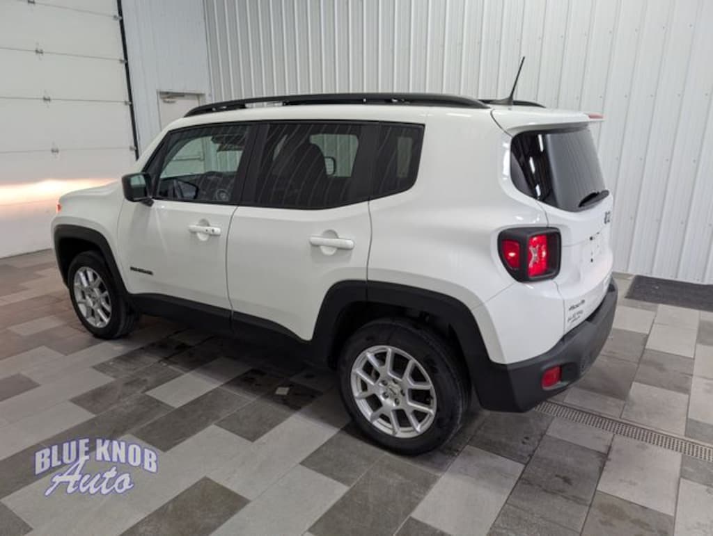 Used 2022 Jeep Renegade Latitude SUV