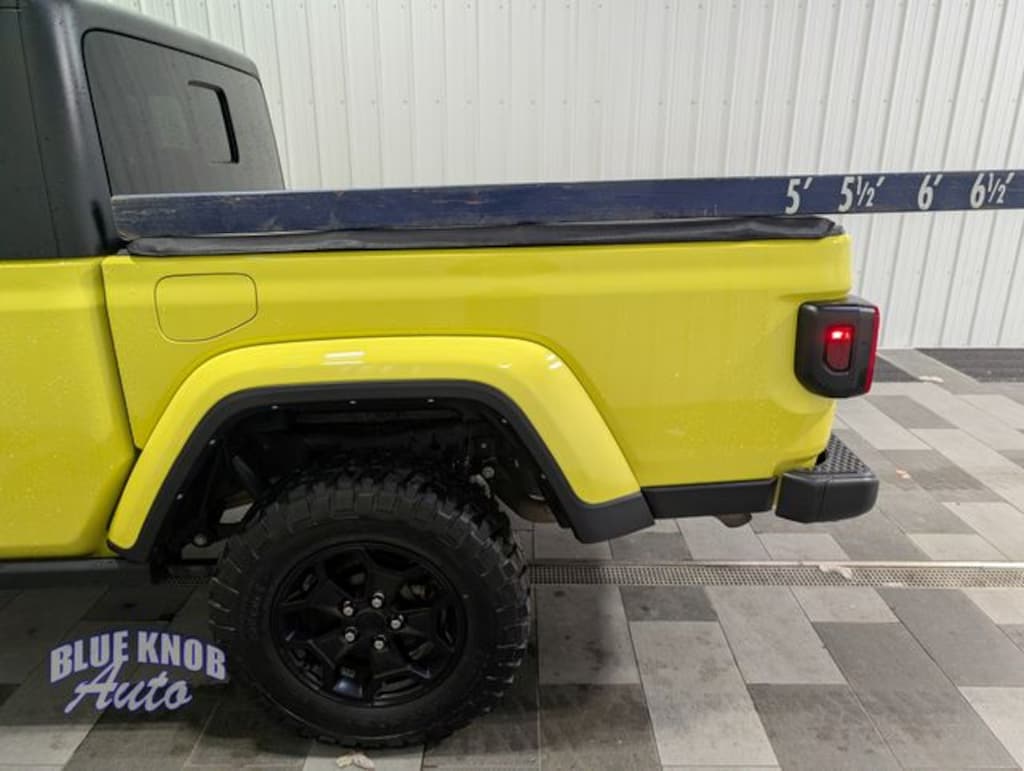 Used 2023 Jeep Gladiator Willys Truck