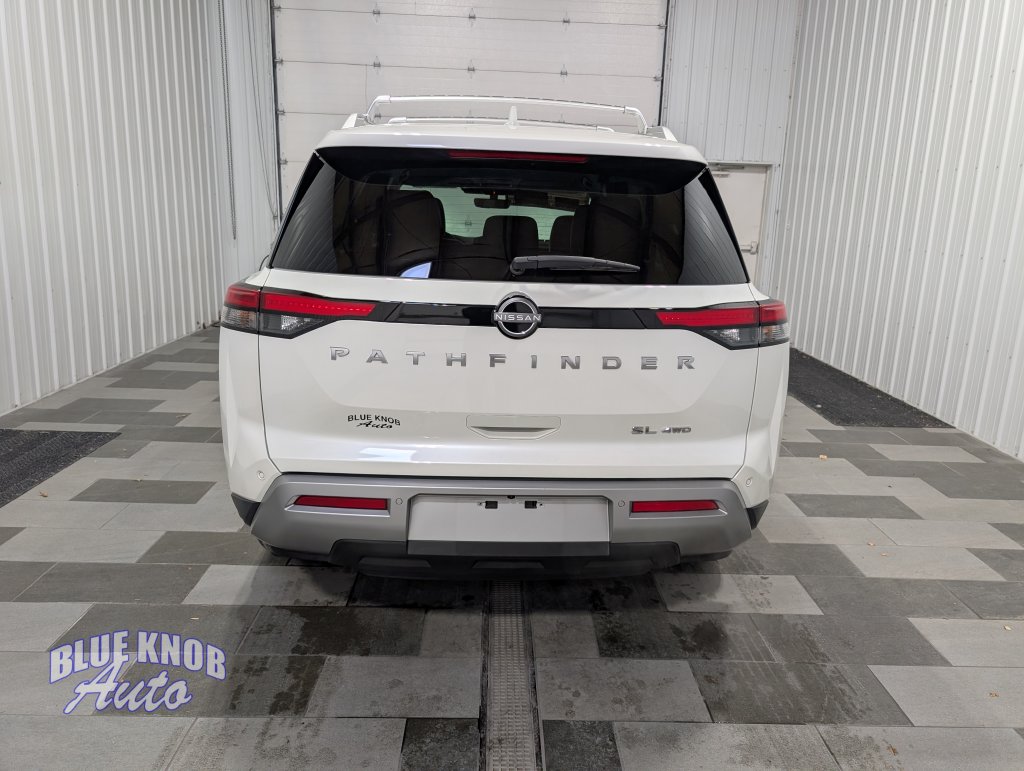 Used 2024 Nissan Pathfinder SL SUV