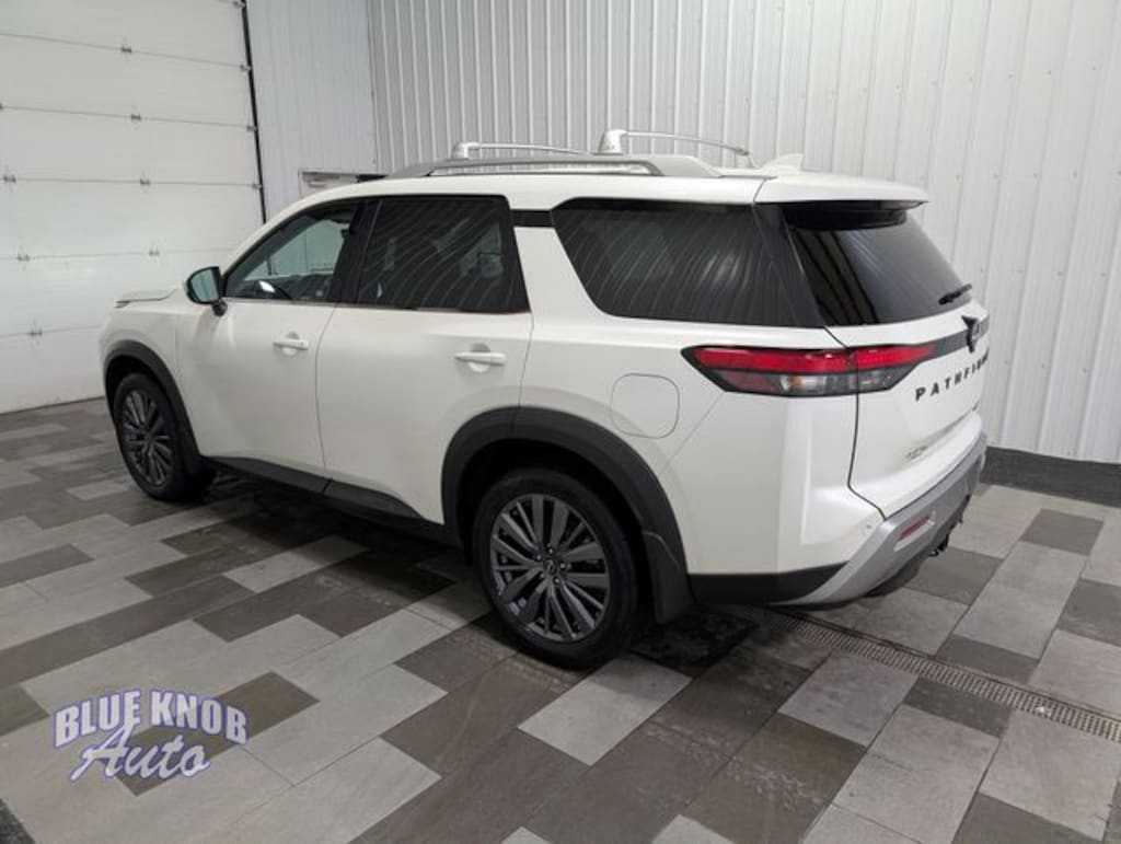 Used 2024 Nissan Pathfinder SL SUV