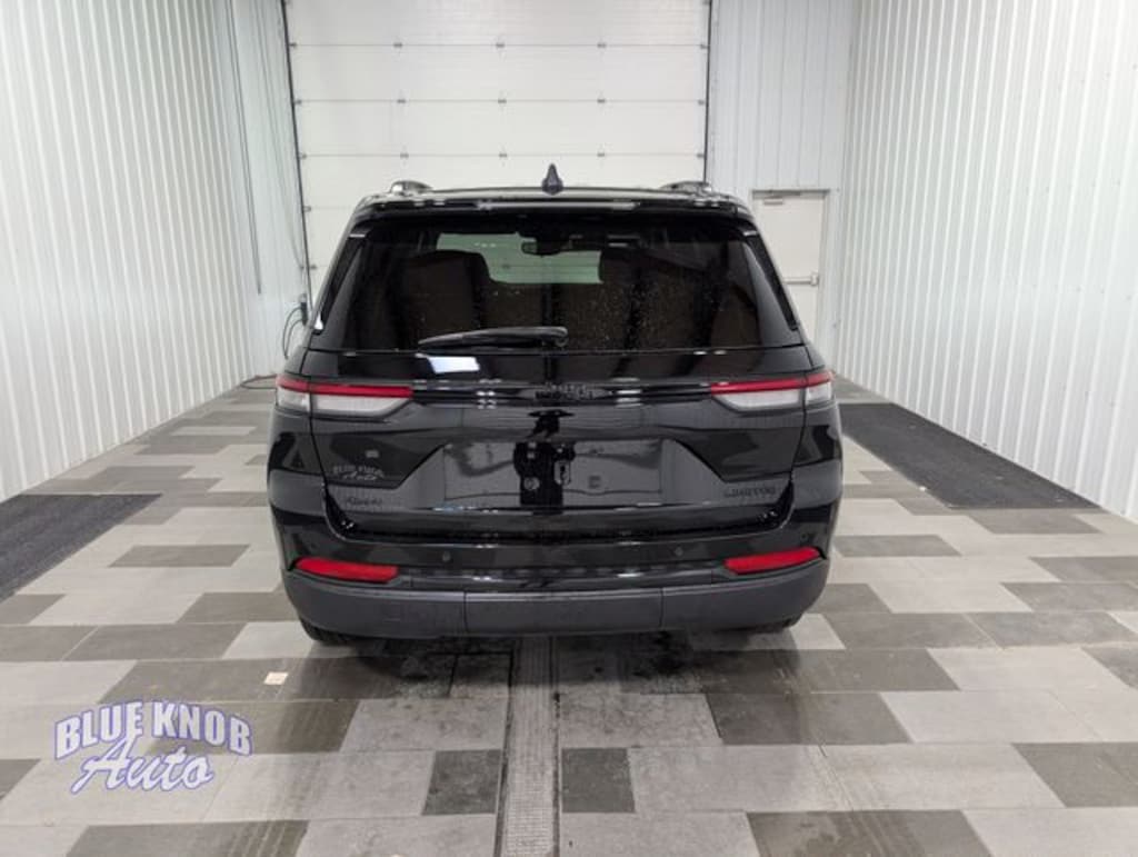 Used 2023 Jeep Grand Cherokee Limited SUV