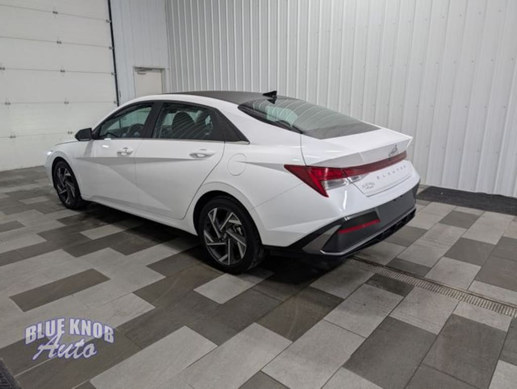 Used 2025 Hyundai Elantra SEL Convenience Sedan