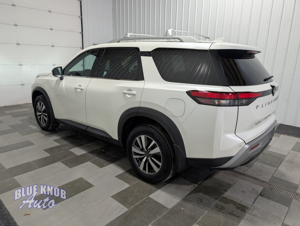 Used 2024 Nissan Pathfinder SL SUV