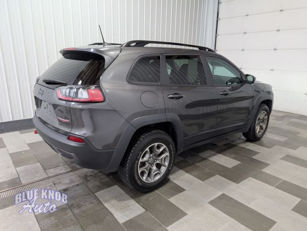 Used 2022 Jeep Cherokee Trailhawk SUV
