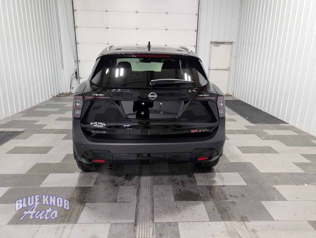 Used 2026 Nissan Kicks SR SUV