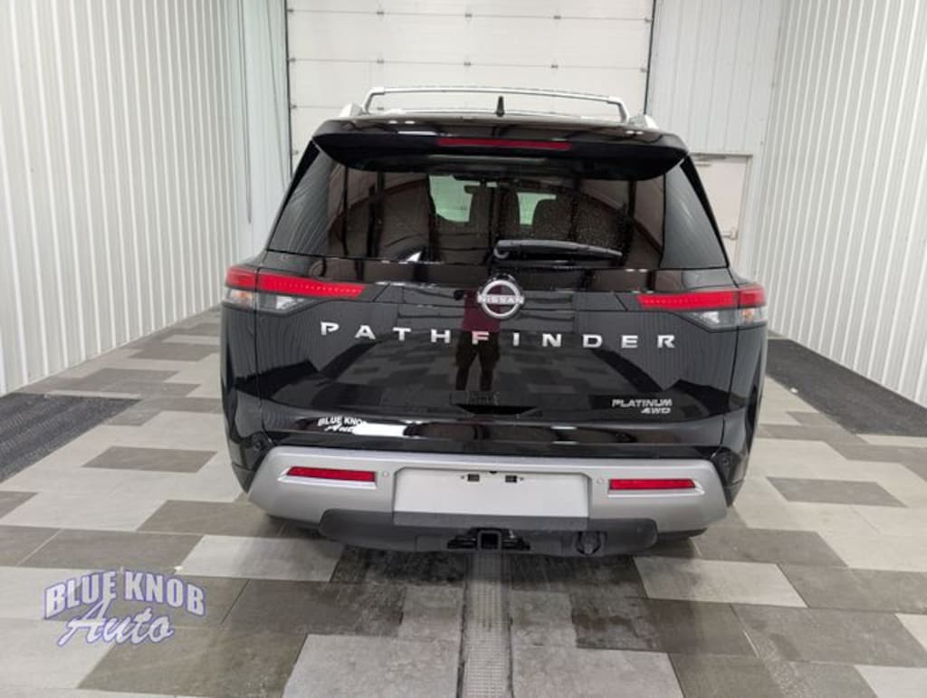 Used 2025 Nissan Pathfinder Platinum SUV