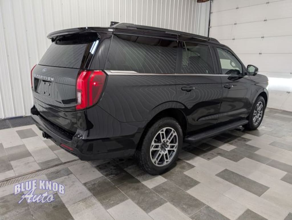 Used 2025 Ford Expedition Active SUV