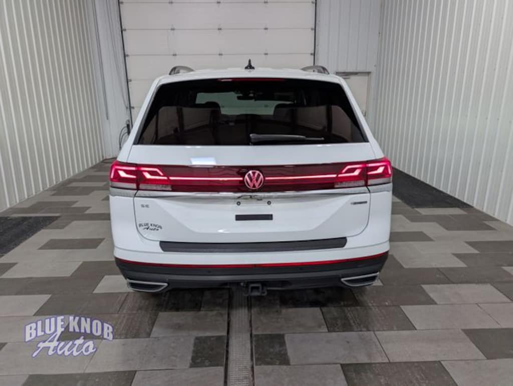 Used 2025 Volkswagen Atlas 2.0T SE w/Technology SUV