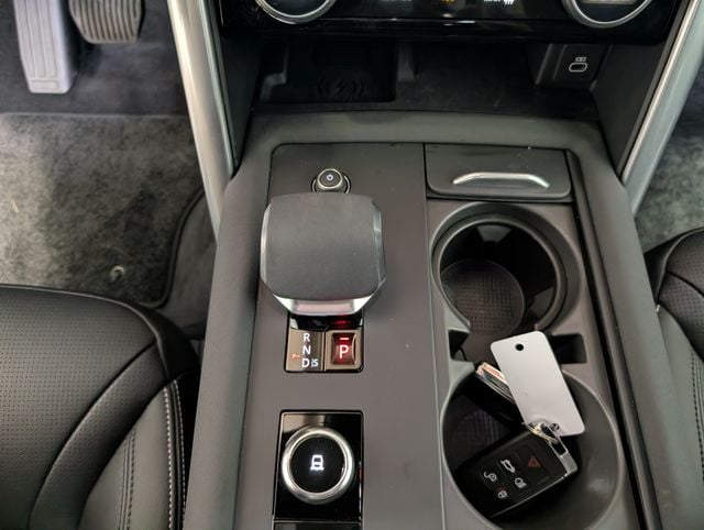 2025 Land Rover Discovery S - Photo 25